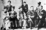 1-전통식 통상복을 착용한 민영환(가운데 인물).jpg